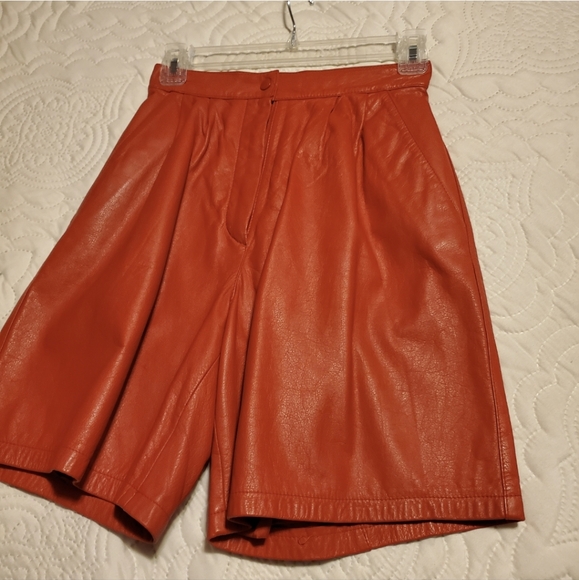 Vintage Boutique of leather red longer shorts - Picture 4 of 4